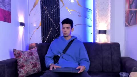 prince_arthur77 online show from May 2026 12:43:02 PM