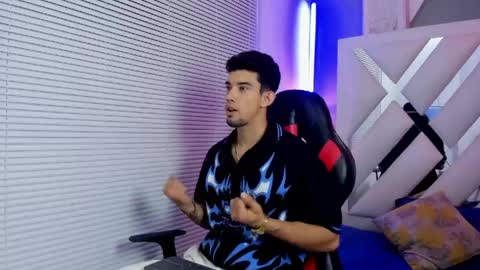 prince_arthur77 online show from May 2026 05:51:01 PM