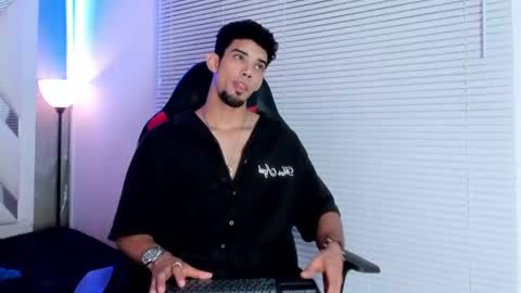 prince_arthur77 online show from June 2026 08:40:02 PM
