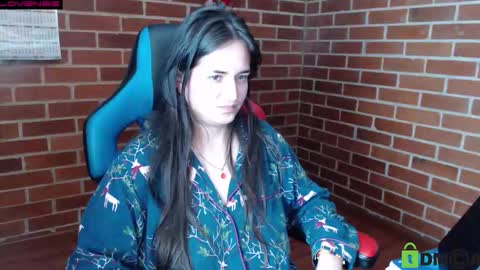 Snapshot of princesa_leia_zathur chatting on September 2025 01:20:01 AM Leia online show from September 2025 01:20:01 AM