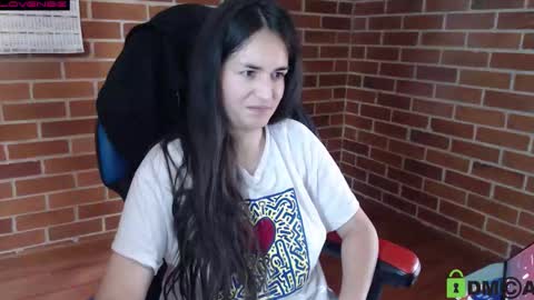 Snapshot of princesa_leia_zathur chatting on September 2025 03:06:01 PM Leia online show from September 2025 03:06:01 PM