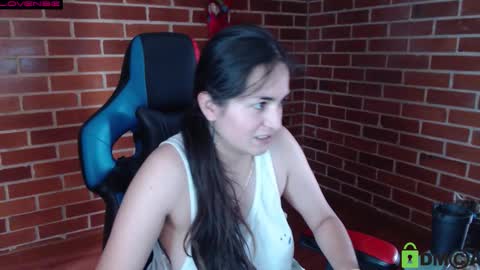 Snapshot of princesa_leia_zathur chatting on October 2025 05:10:02 PM Leia online show from October 2025 05:10:02 PM