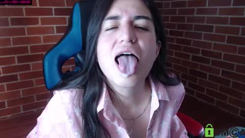 Snapshot of princesa_leia_zathur chatting on October 2025 11:58:02 AM Leia online show from October 2025 11:58:02 AM