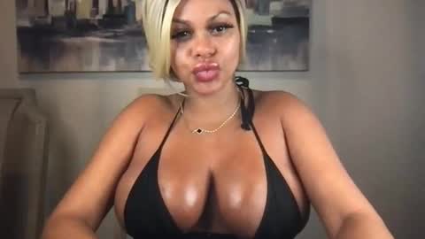 Snapshot of princess1tick chatting on April 2026 09:42:02 PM princess1tick online show from April 2026 09:42:02 PM