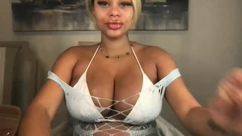 Snapshot of princess1tick chatting on April 2026 07:12:01 PM princess1tick online show from April 2026 07:12:01 PM
