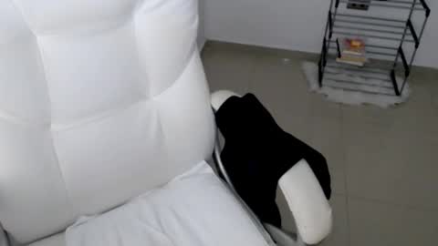 valery dollx online show from February 2025 09:58:02 PM