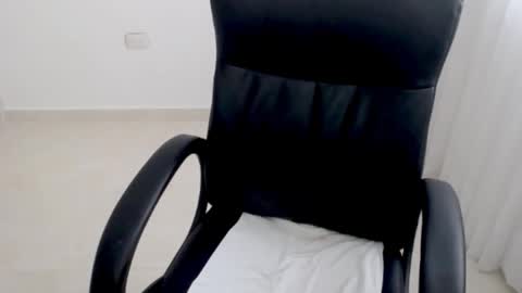 valery dollx online show from October 2025 09:49:02 PM