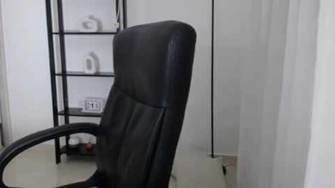 valery dollx online show from August 2026 12:58:02 AM