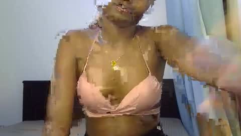 Snapshot of princess_bee1 chatting on September 2025 10:32:02 PM princess online show from September 2025 10:32:02 PM