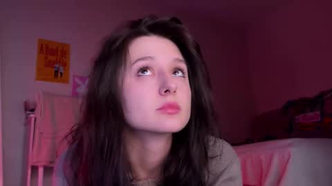 Kristina online show from November 2025 04:07:01 PM