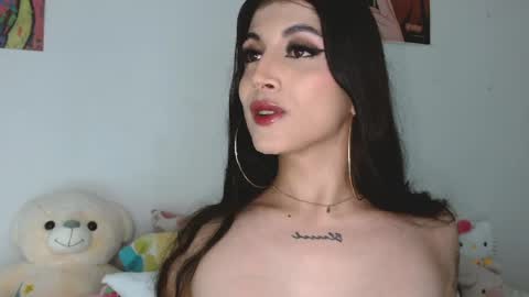 Snapshot of princess_ofyourdreams chatting on April 2026 10:54:02 PM Sophie online show from April 2026 10:54:02 PM
