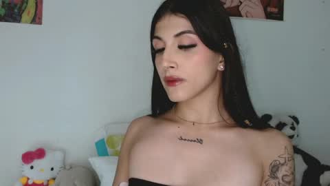 Snapshot of princess_ofyourdreams chatting on April 2026 02:04:02 AM Sophie online show from April 2026 02:04:02 AM