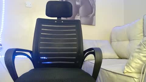 Snapshot of princess_princessa chatting on March 2025 02:46:02 AM princess_princessa online show from March 2025 02:46:02 AM
