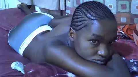 princess_scovia online show from November 2025 12:01:02 AM