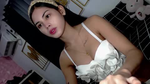 Snapshot of princess_stellaxx chatting on January 2025 03:05:01 AM Estela online show from January 2025 03:05:01 AM