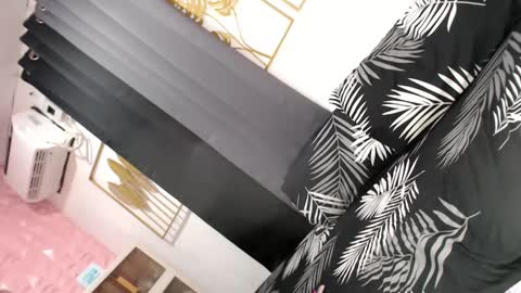 Snapshot of princess_stellaxx chatting on February 2025 04:24:02 PM Estela online show from February 2025 04:24:02 PM