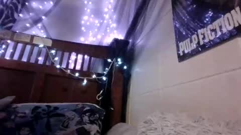 Holly love online show from October 2025 09:37:01 PM