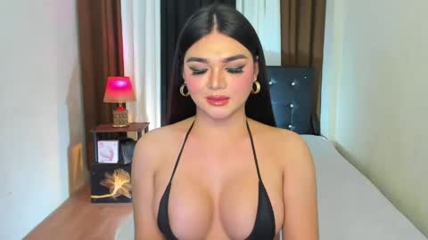 Snapshot of princesshugecumontop chatting on May 2026 02:33:01 PM PrincessDONT FORGET TO FOLLOW ME online show from May 2026 02:33:01 PM