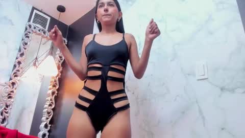 Snapshot of princesslittle_4u chatting on November 2025 10:15:01 AM online show from November 2025 10:15:01 AM