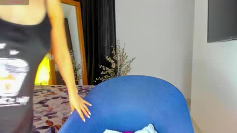 Snapshot of princessmariana25 chatting on December 2025 08:02:02 PM princessmariana25 online show from December 2025 08:02:02 PM