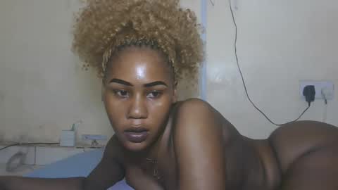 Snapshot of princesssweetass2 chatting on November 2025 02:05:02 PM FENNY online show from November 2025 02:05:02 PM