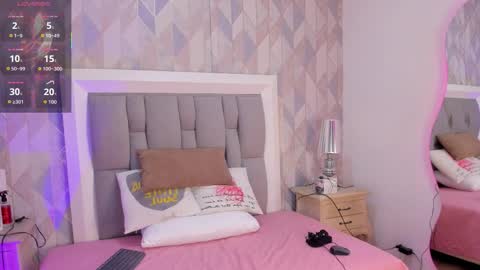 Snapshot of princsgirl_ chatting on October 2025 06:58:02 PM Marcela online show from October 2025 06:58:02 PM