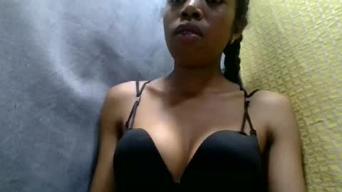 Snapshot of prisca880319 chatting on May 2026 02:38:01 AM prisca880319 online show from May 2026 02:38:01 AM