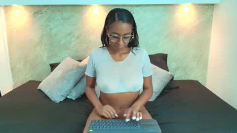 Snapshot of priscila_cooper chatting on September 2025 01:15:02 PM Priscila online show from September 2025 01:15:02 PM