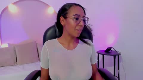 Snapshot of priscila_cooper chatting on November 2025 07:56:02 PM Priscila online show from November 2025 07:56:02 PM