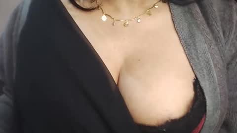 priyu_ online show from January 2026 02:10:01 PM