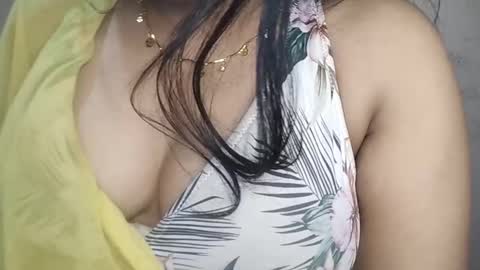 priyu_ online show from February 2026 09:46:02 PM