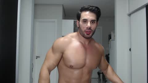 promuscles4u online show from February 2025 08:28:02 PM