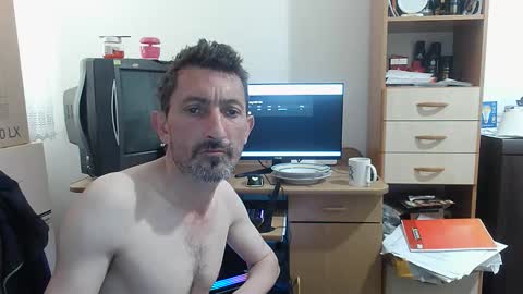 Mariusz online show from April 2026 08:35:02 AM