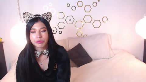 Adris  Juan online show from November 2025 04:01:01 AM