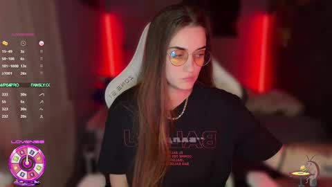 Queen of Pain online show from December 2025 12:05:02 AM