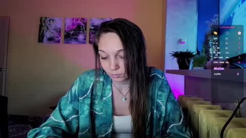 Snapshot of psyheya chatting on November 2025 01:33:01 PM LUCY ----- online show from November 2025 01:33:01 PM