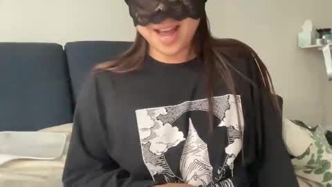 publicuniversalpussy online show from November 2025 01:10:02 PM