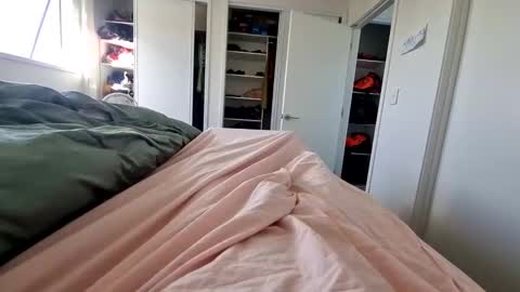 Snapshot of publicwank111returns chatting on December 2025 06:15:01 PM Public online show from December 2025 06:15:01 PM