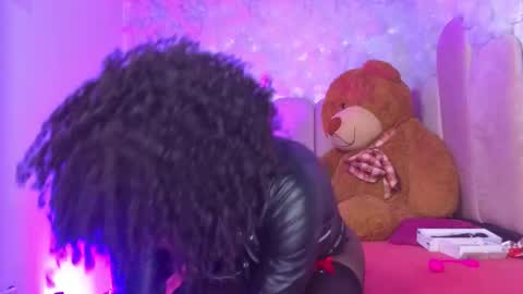 Snapshot of puca_eboony chatting on October 2025 08:51:01 PM pucca online show from October 2025 08:51:01 PM