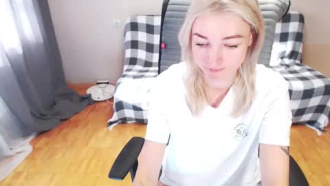 Snapshot of puma_ma chatting on September 2025 04:46:02 AM Polly online show from September 2025 04:46:02 AM