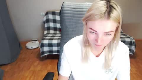 Snapshot of puma_ma chatting on November 2025 04:45:02 AM Polly online show from November 2025 04:45:02 AM