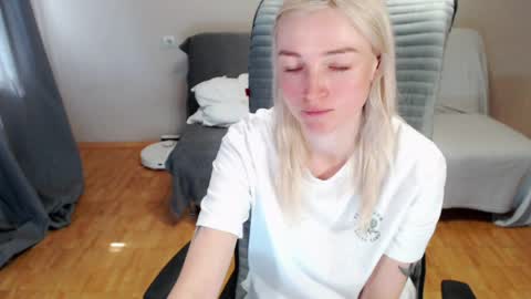 Polly online show from May 2026 06:41:02 AM