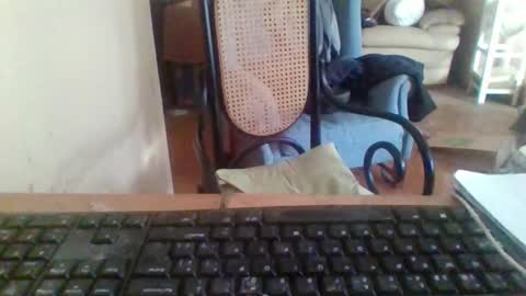 pup_y online show from November 2025 04:00:02 PM