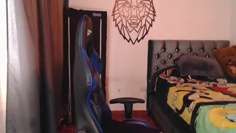 Snapshot of pupi_wolf chatting on October 2025 02:14:01 PM Cris online show from October 2025 02:14:01 PM