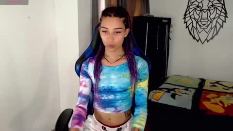 Snapshot of pupi_wolf chatting on November 2025 05:44:01 PM Cris online show from November 2025 05:44:01 PM