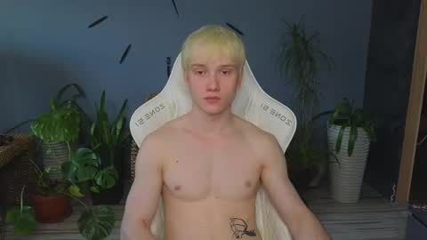 Snapshot of pupsenish chatting on May 2026 01:54:02 AM Jesse online show from May 2026 01:54:02 AM