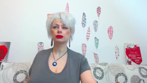 Snapshot of pure_seduce_wow chatting on February 2026 04:07:01 AM Goldie online show from February 2026 04:07:01 AM