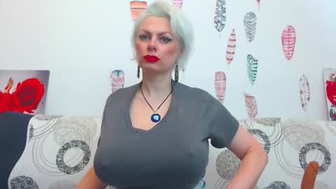 Snapshot of pure_seduce_wow chatting on February 2026 12:40:01 AM Goldie online show from February 2026 12:40:01 AM