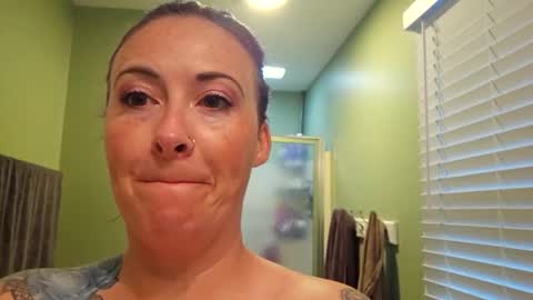 Snapshot of purplevixen27 chatting on September 2025 11:57:01 AM Purplevixen online show from September 2025 11:57:01 AM