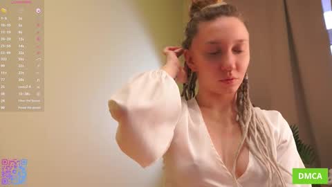 Snapshot of purssophie chatting on November 2025 05:31:02 AM Sophie Fav patterns 99199444press my buttons see what happens online show from November 2025 05:31:02 AM